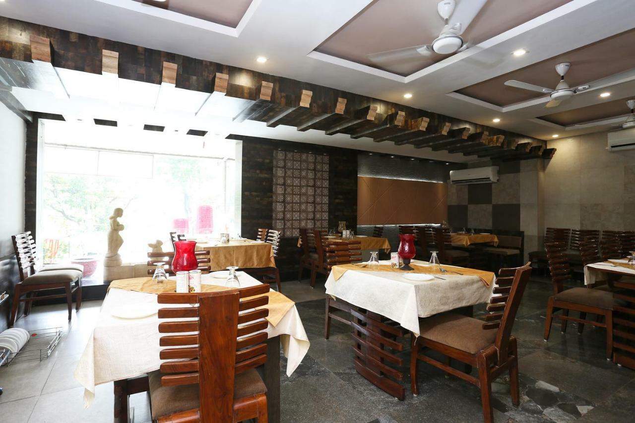 Oyo 29724 Hotel Kokila Resort Jabalpur Luaran gambar