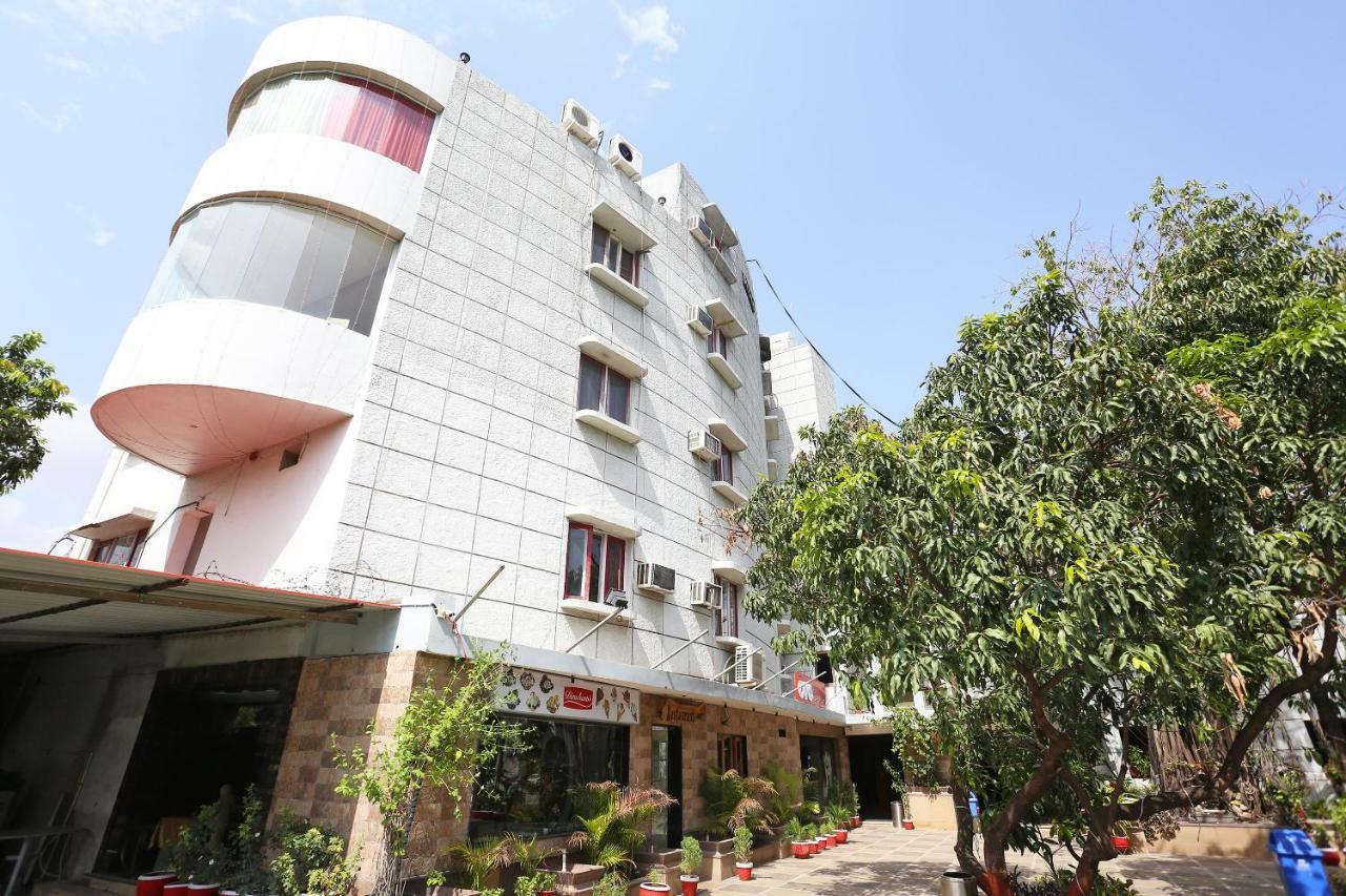 Oyo 29724 Hotel Kokila Resort Jabalpur Luaran gambar